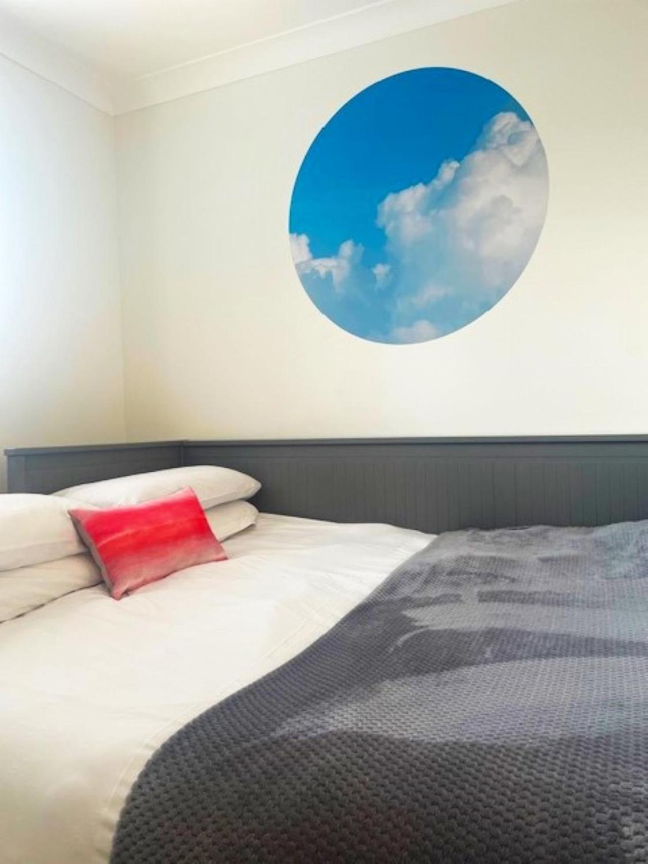 Modern Town House In Cotswolds - 3 Double Bedrooms Witney Exteriör bild