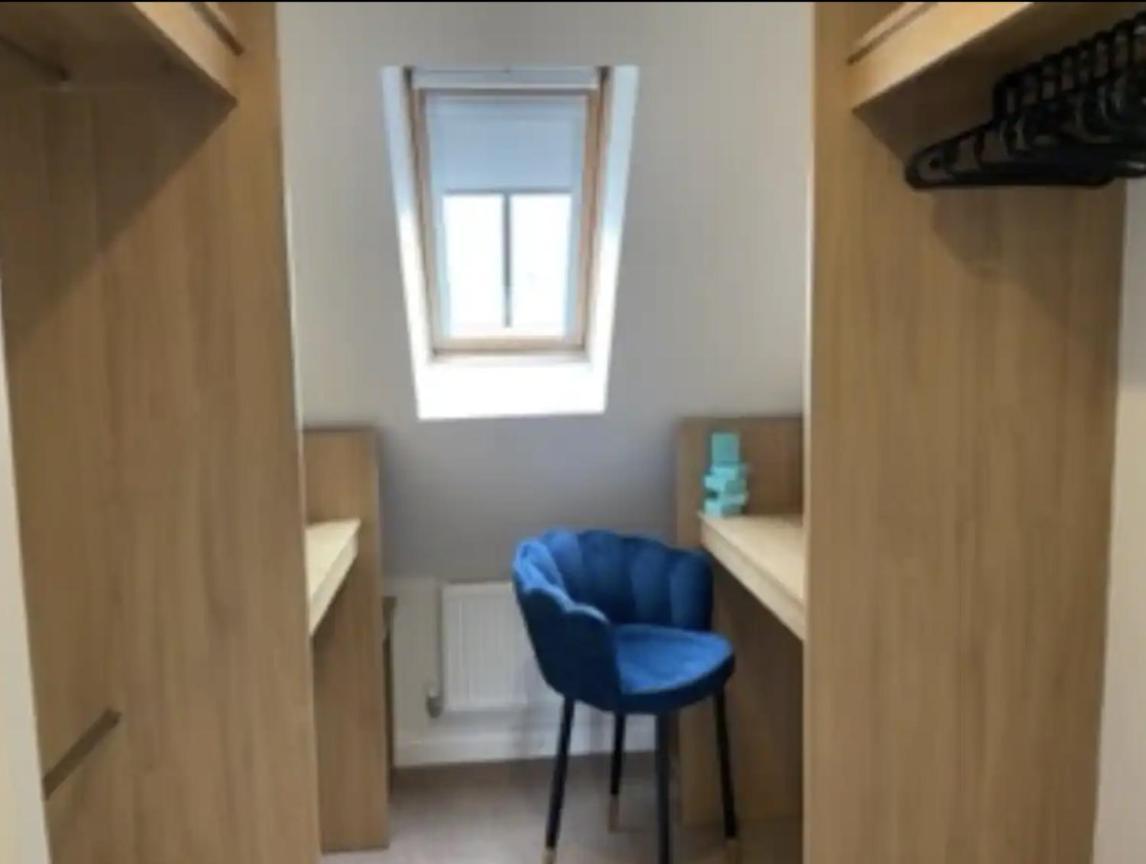 Modern Town House In Cotswolds - 3 Double Bedrooms Witney Exteriör bild