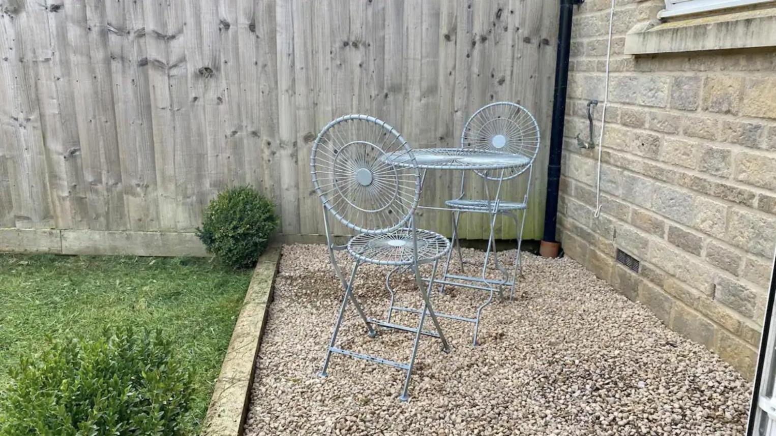 Modern Town House In Cotswolds - 3 Double Bedrooms Witney Exteriör bild